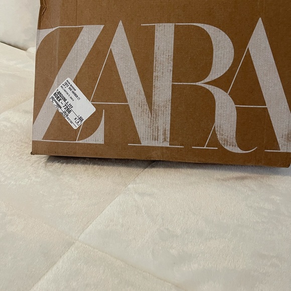 Leather jacket - Picture 2 of 9